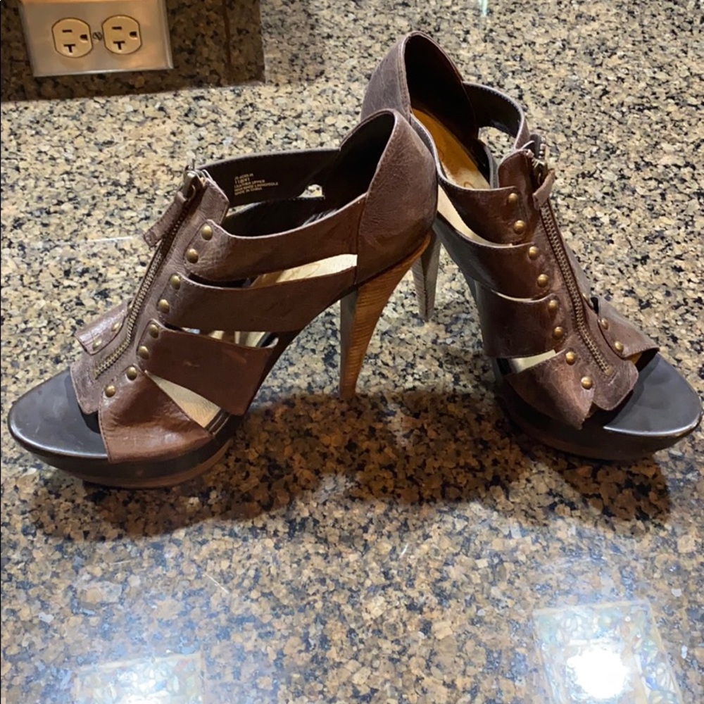 Brown Zip Front Heals